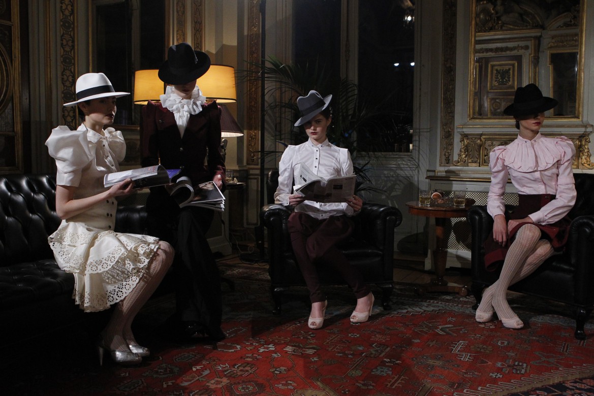 "Gentlewomen Club", apresentação na "Chambre des Huissiers" de Paris